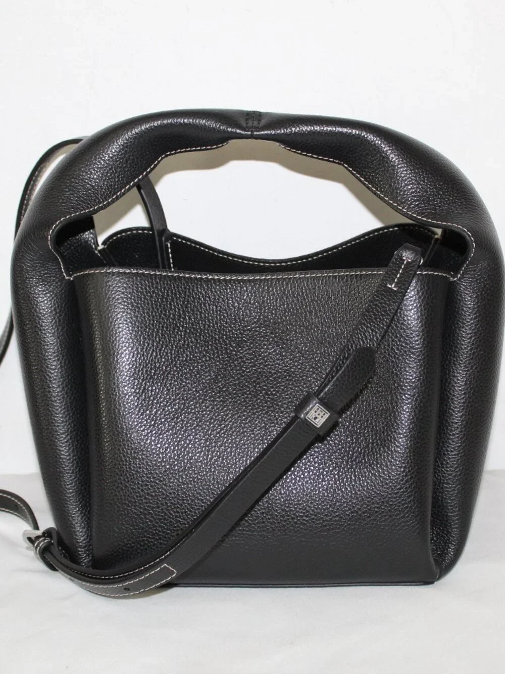 Toteme Pebble Leather Black Top Handle Shoulder Bucket Bag Crossbody - Picture 2 of 13